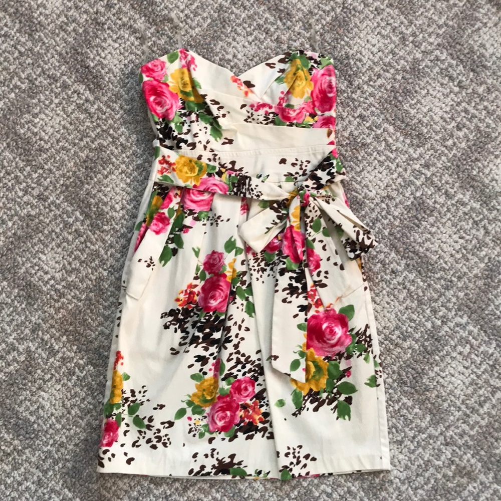 NWOT strapless floral party dress 5 with pockets